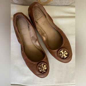 Tory Flats size 7